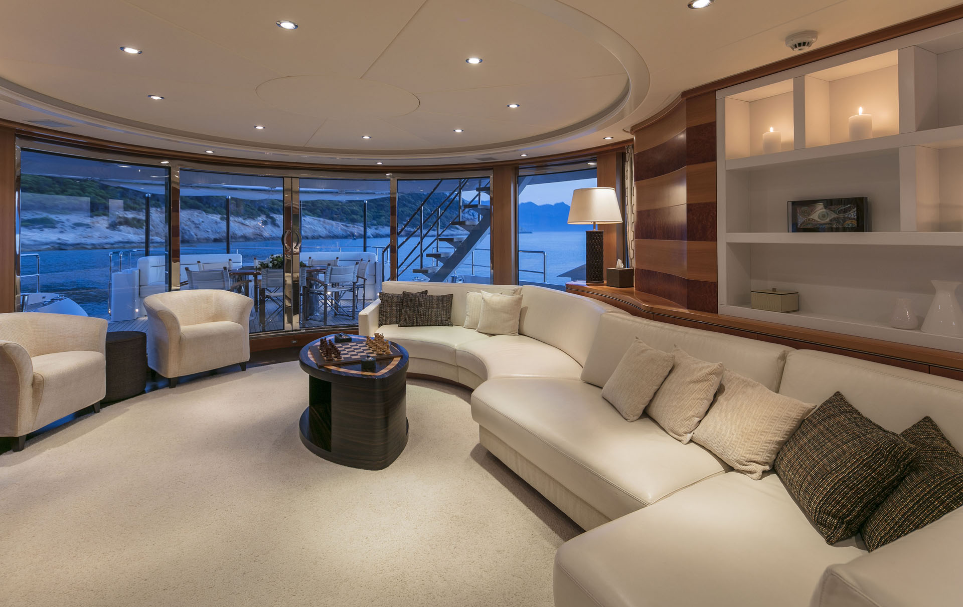 Motor yacht L'EQUINOX -  Salon view aft