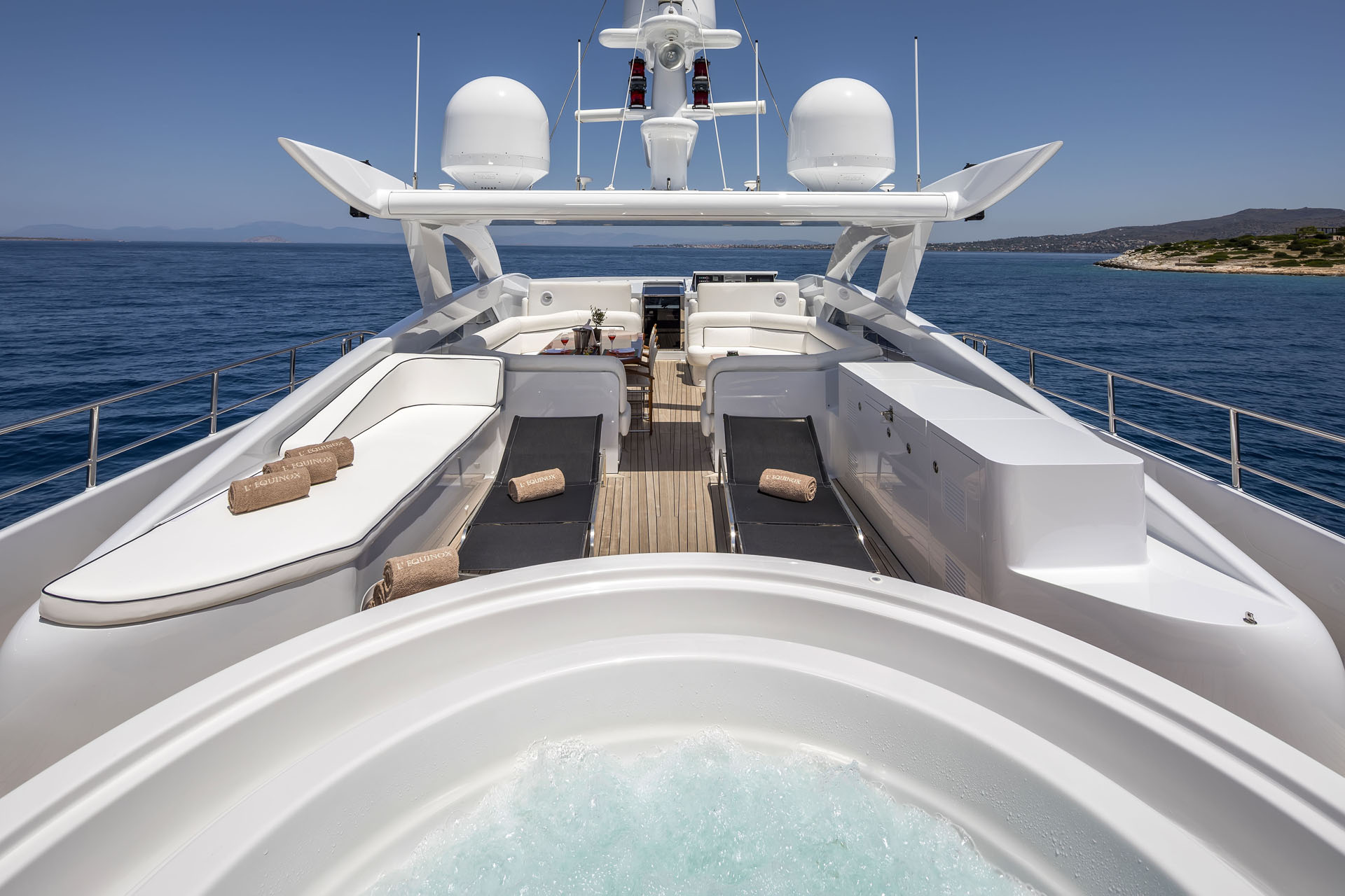 Motor yacht L'EQUINOX -  Sundeck view forward