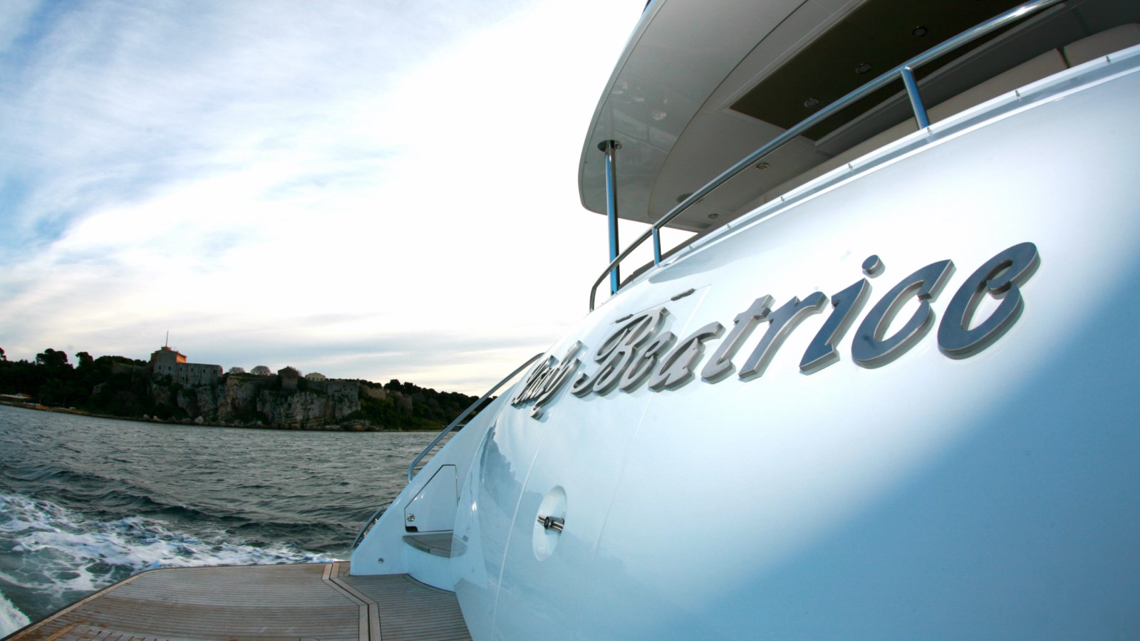 Motor yacht LADY BEATRICE - Swim Platform