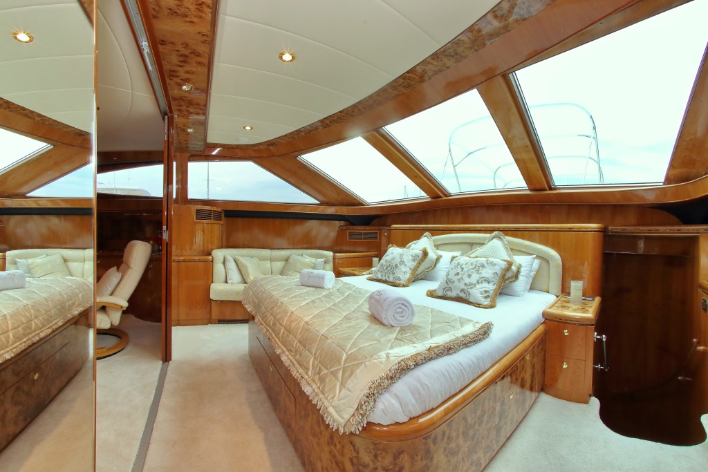 Motor yacht LADY MARCELLE - Master Cabin View 2