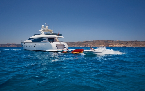 Motor yacht MEME -  Aft View with Tender