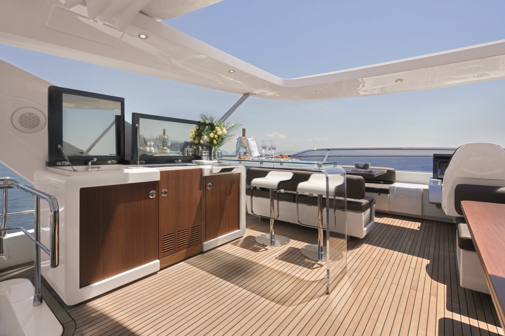 Motor yacht NORTH STAR - Retractable Roof on Sundeck