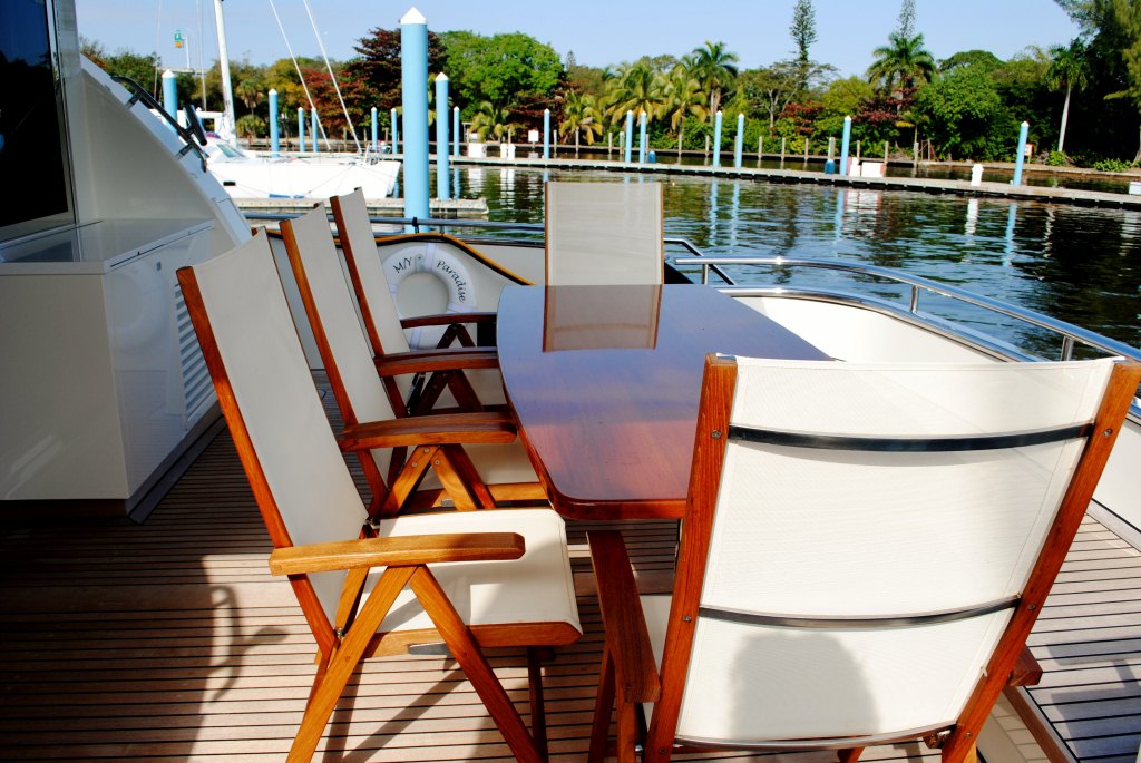 Motor yacht PARADISE -  Aft Deck dining