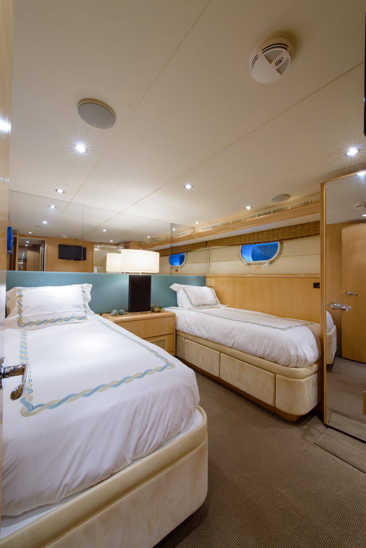 Motor yacht PERFECT LADY - Twin Cabin