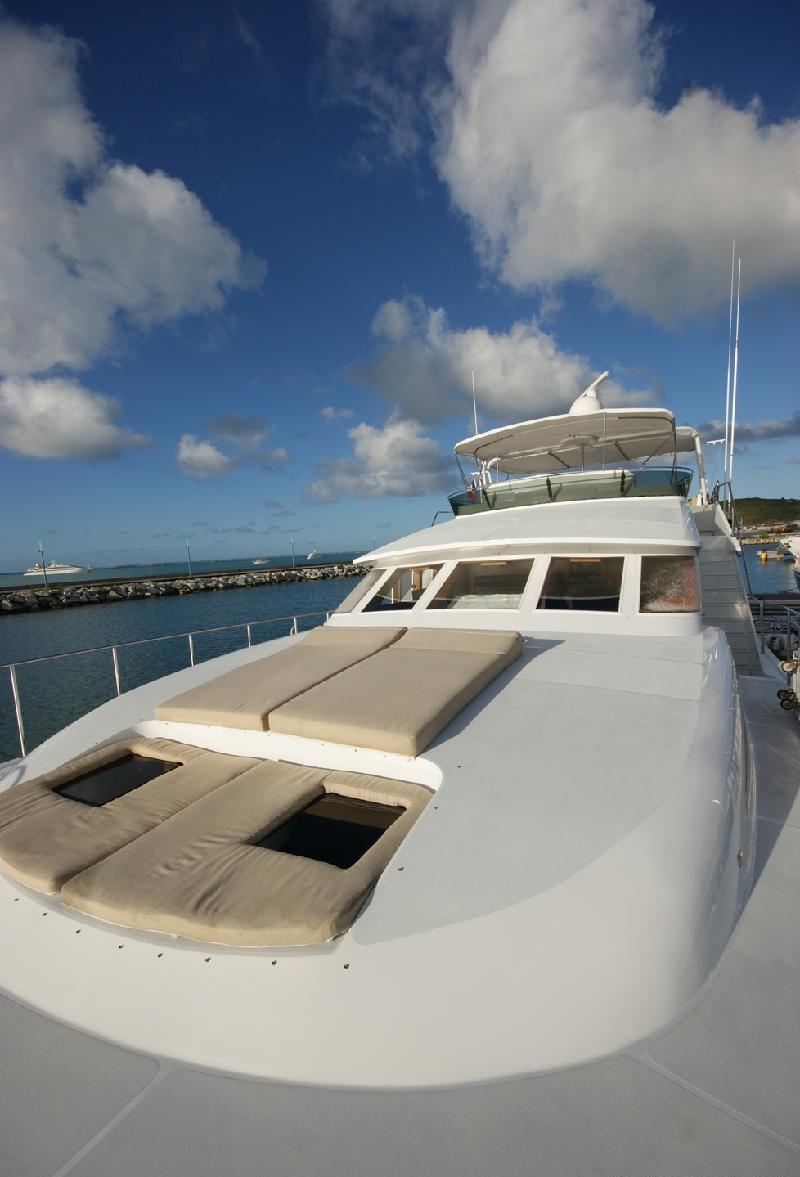 Motor yacht PIXEL -  Foredeck