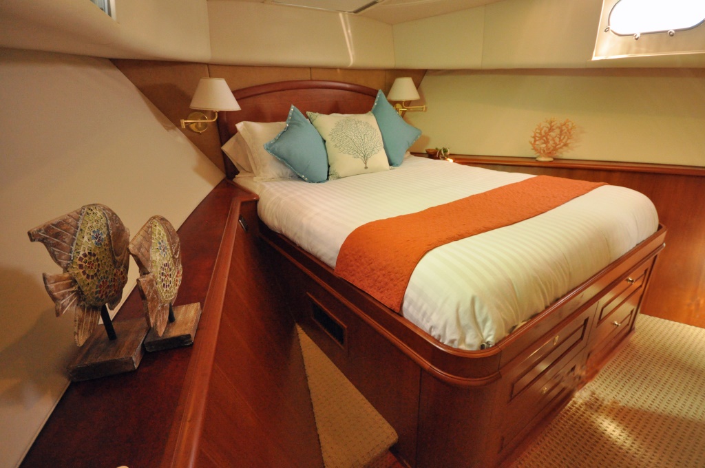 Motor yacht REFLECTIONS - VIP Cabin