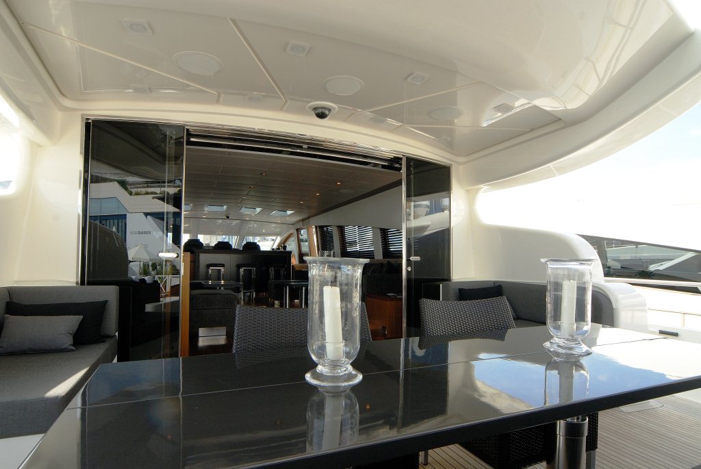 Motor yacht RG 512 -  Aft Deck Dining