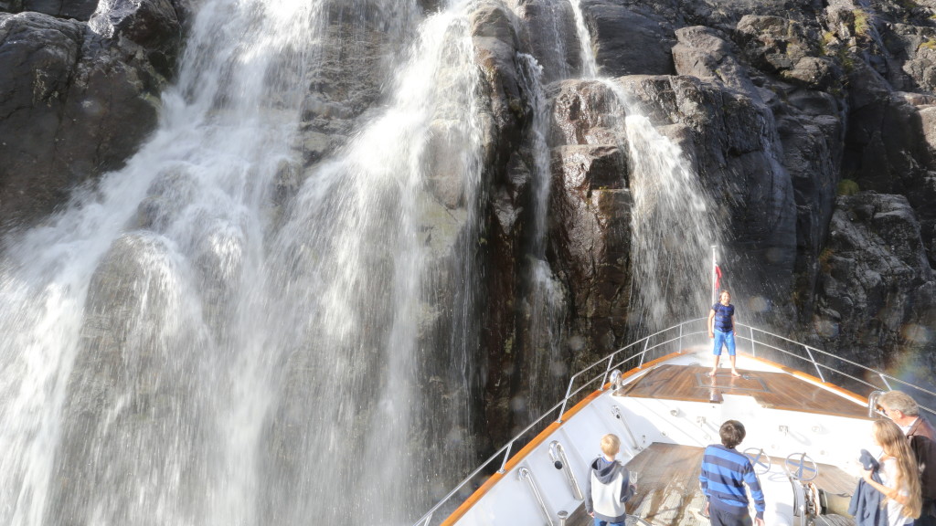 Motor yacht SALEE -  Waterfall
