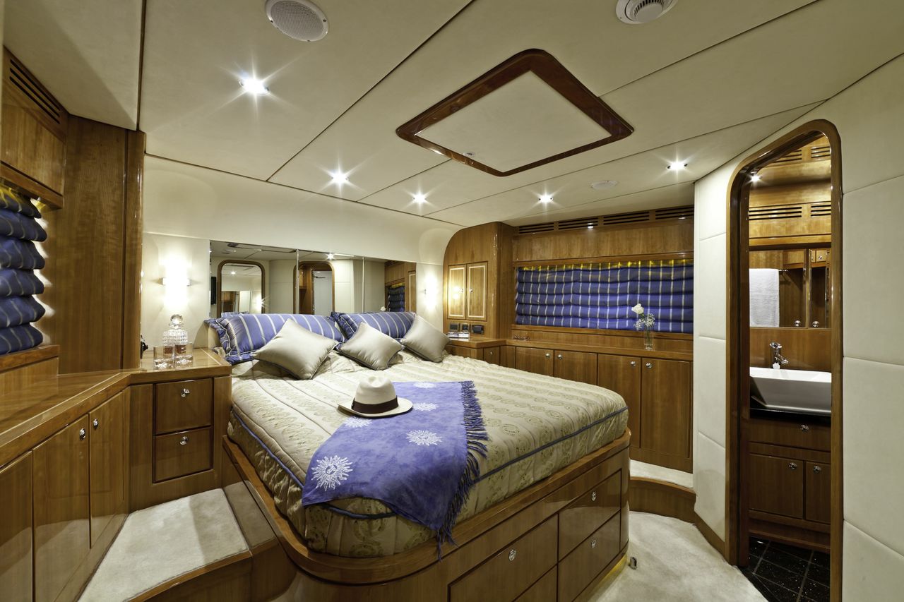Motor yacht SAMARIC  -  Master Cabin