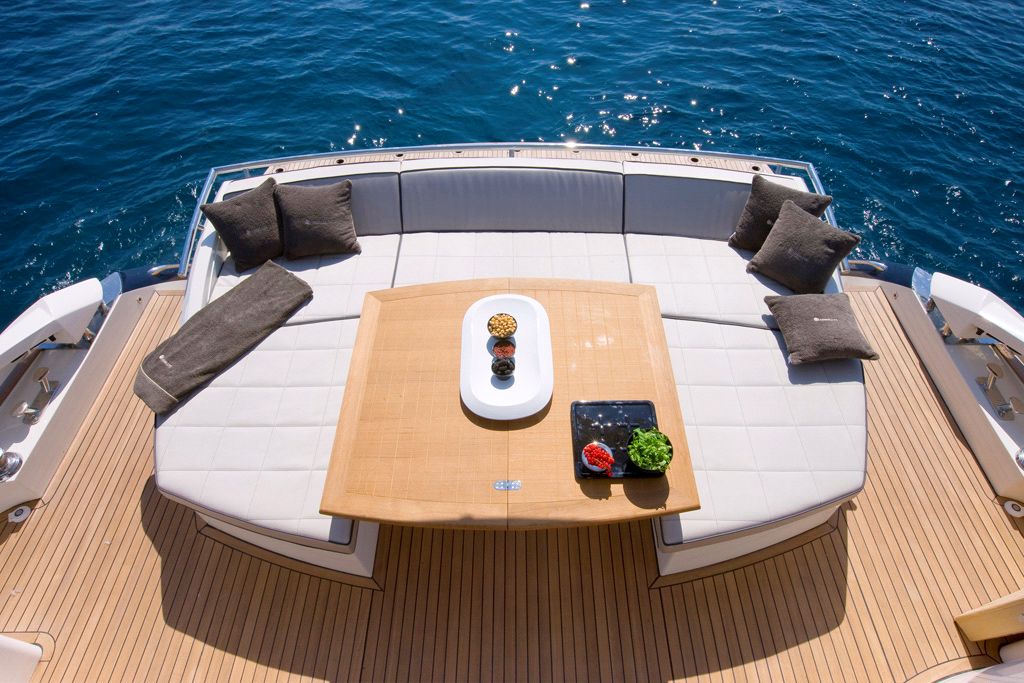 Motor yacht SCUDERIA -  Aft Deck Seating