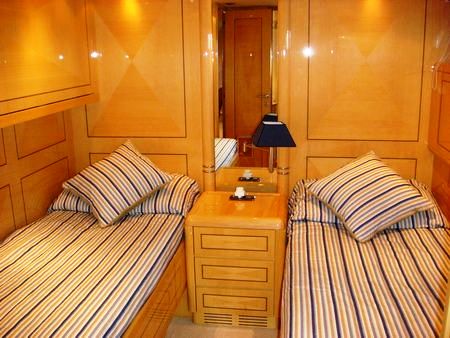 Motor yacht SED -  Twin Cabin