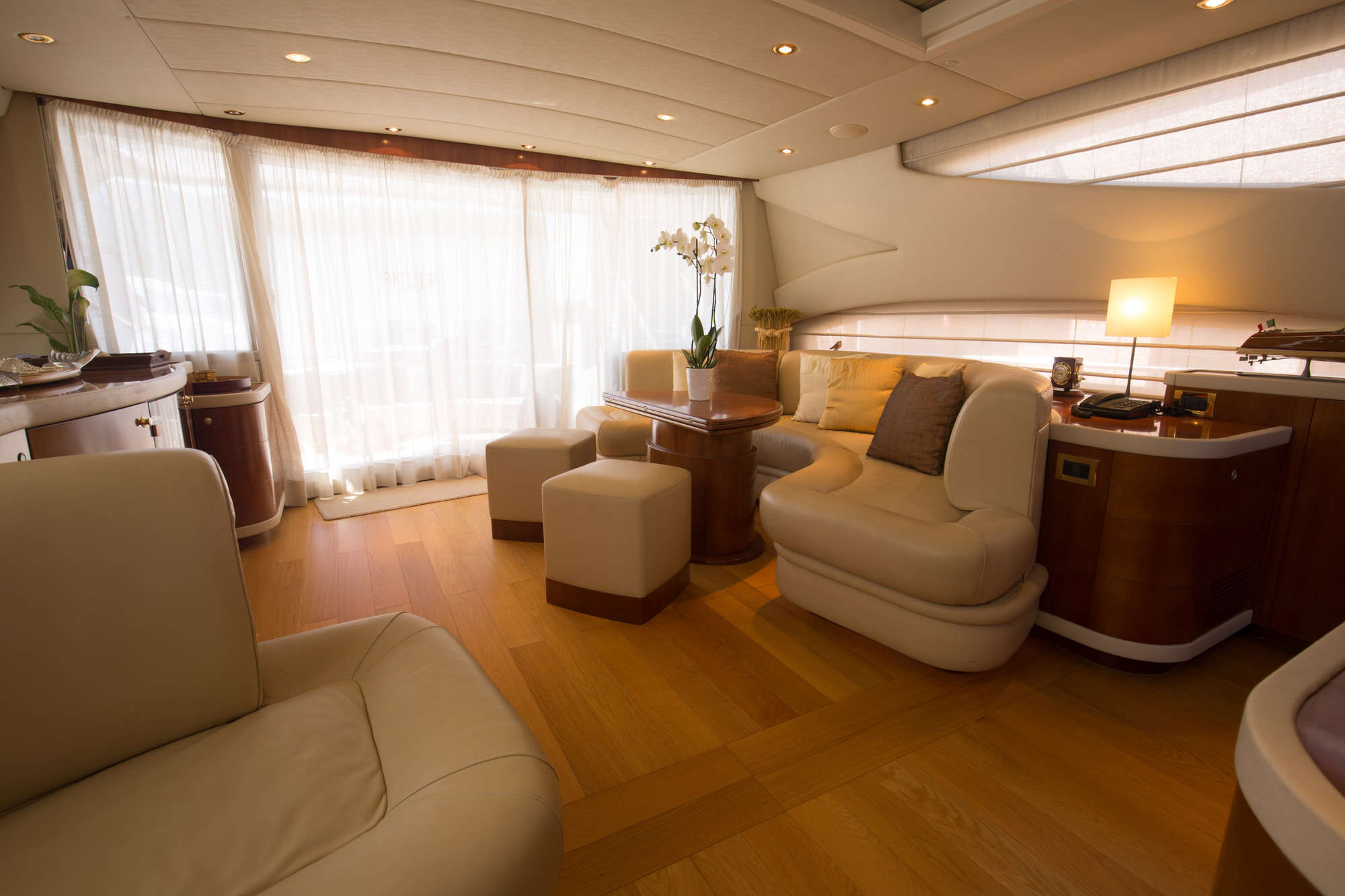 Motor yacht TIUNA - Main salon