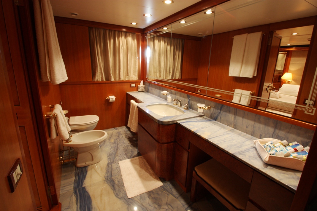 OURANOS TOO -  Double Bathroom