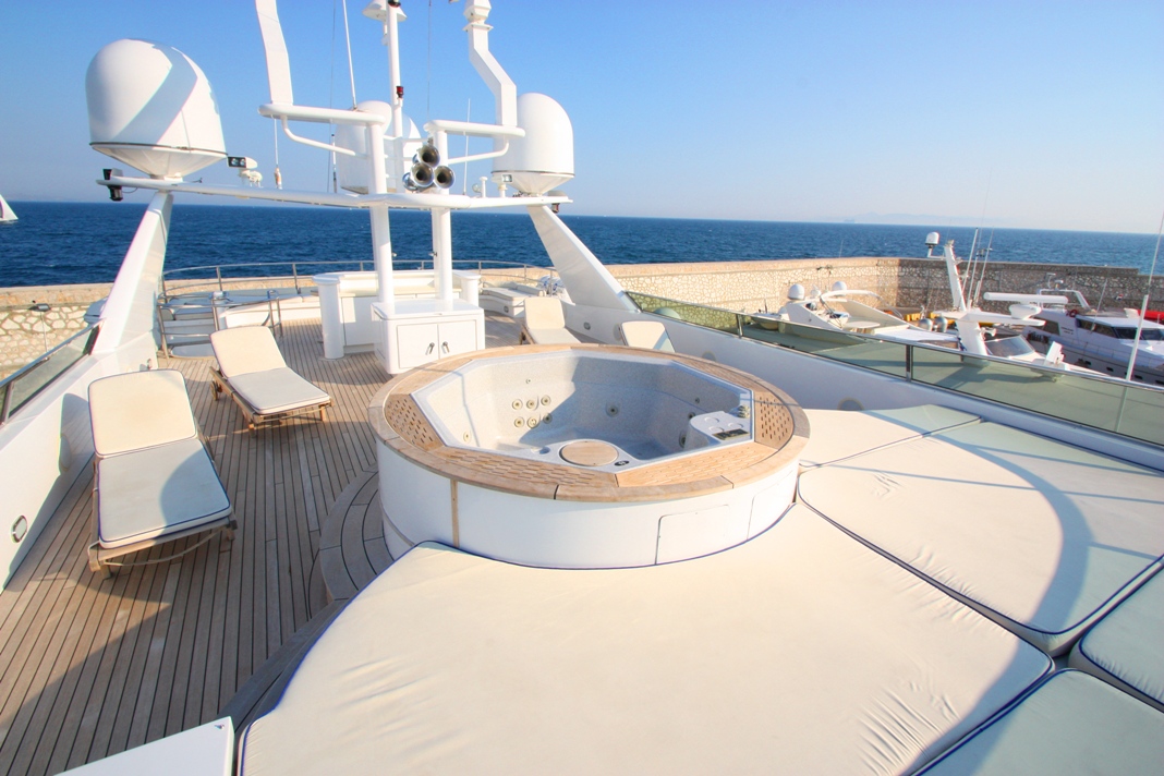 OURANOS TOO -  Sundeck Spa Pool and Sunpads