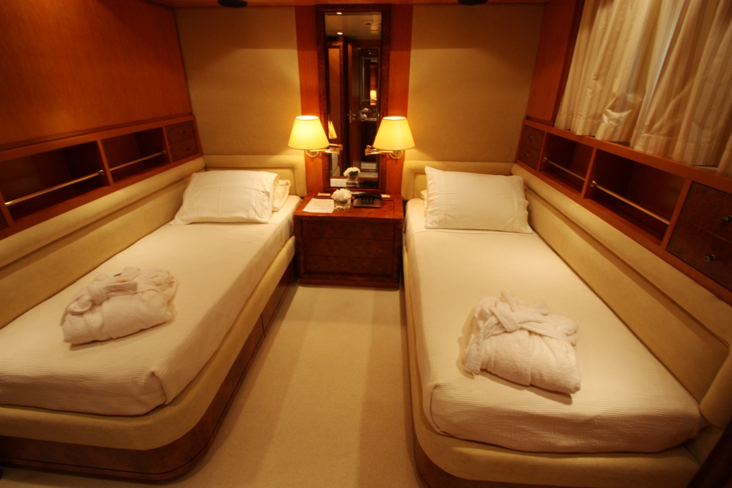 OURANOS TOO -  Twin Cabin