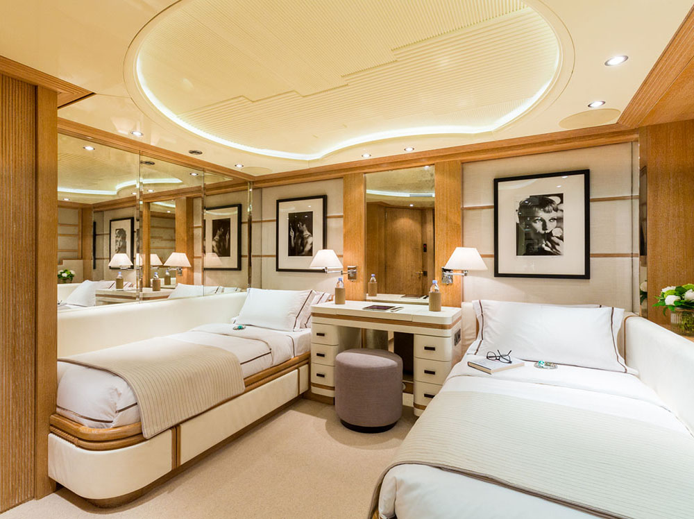 QM OF LONDON superyacht - Guest suite