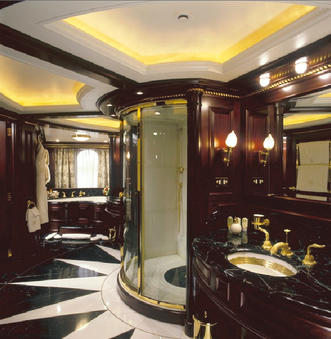 REVERIE yacht - Bathroom