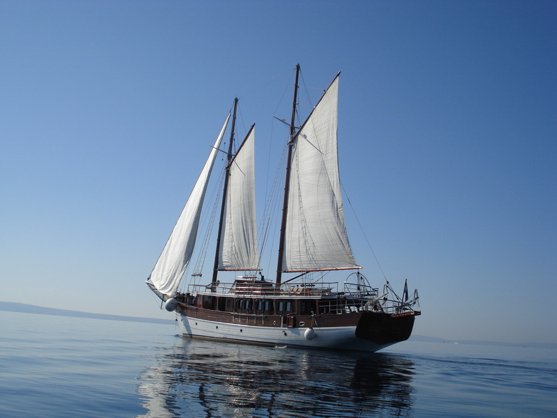 ROMANCA - Sailing