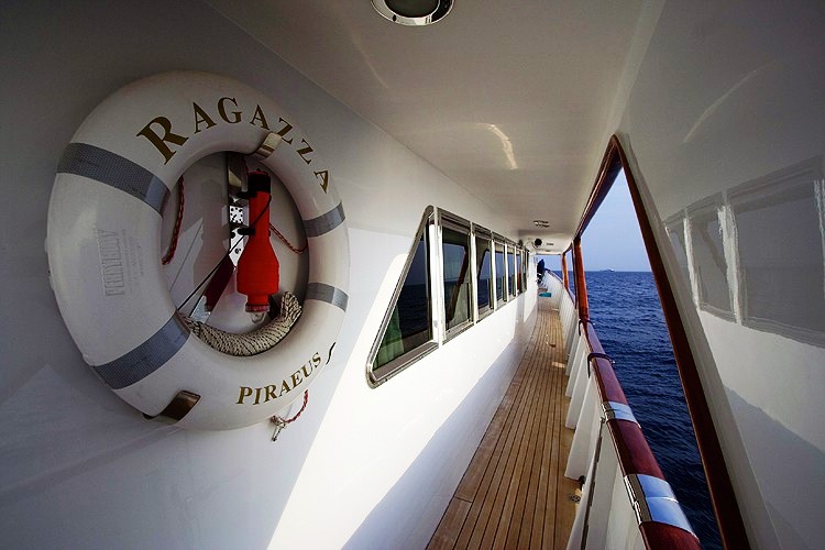 Ragazza -  Lower deck Stb