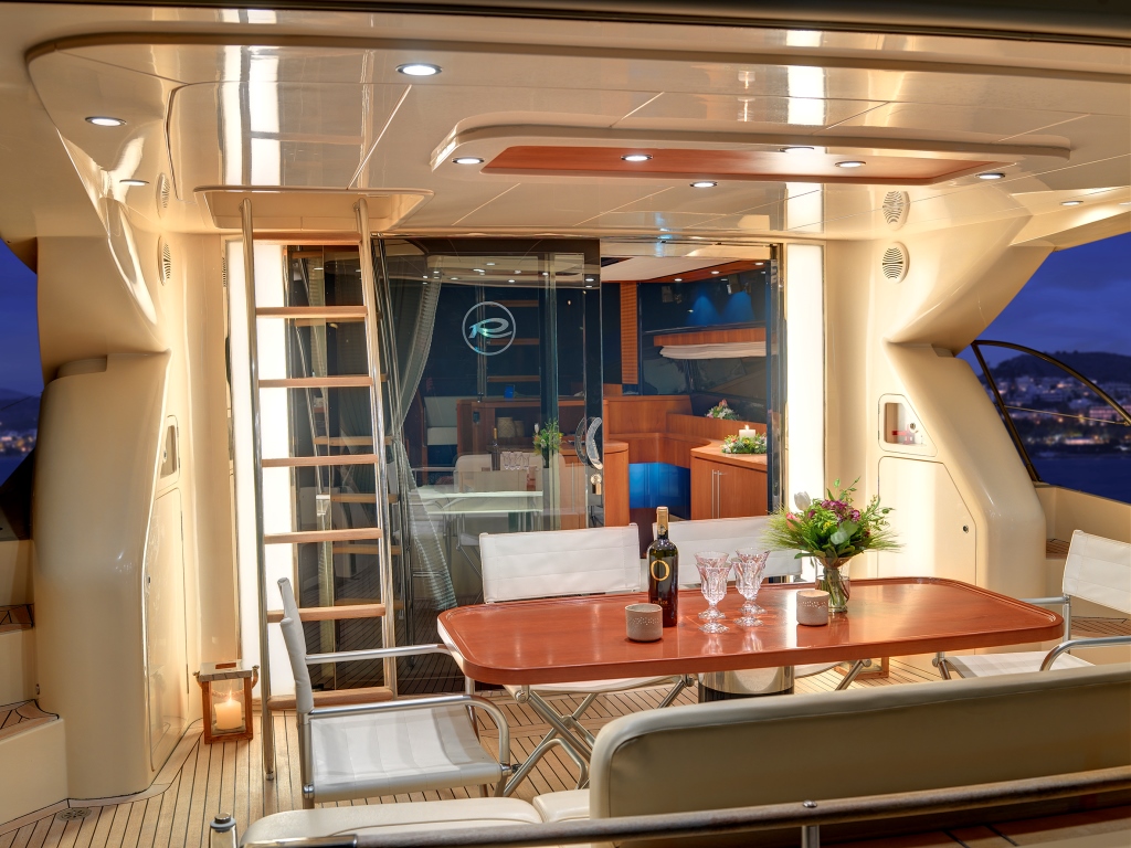 Riva 68 Yacht SPACE - Aft deck