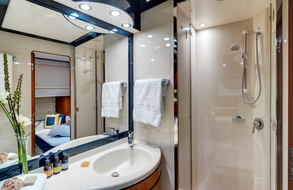 Riva 68 Yacht SPACE - Ensuite