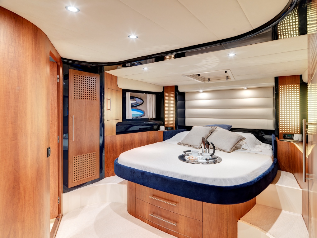 Riva 68 Yacht SPACE - Master cabin
