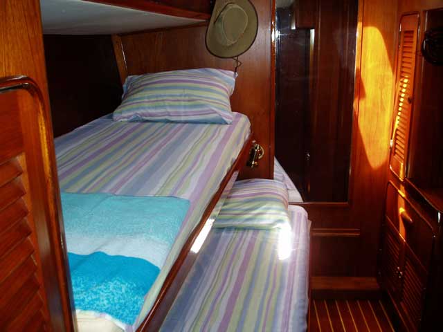 SUDIKI II -  Starboard cabin