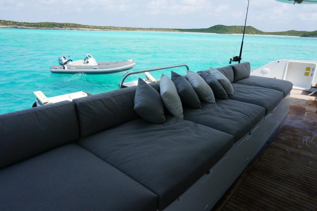 SY DRAGONFLY - Aft deck seating