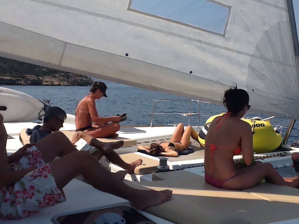 SY ELVIRA - Relaxing under sail