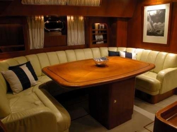 Sail Yacht ALINA -   Dining table