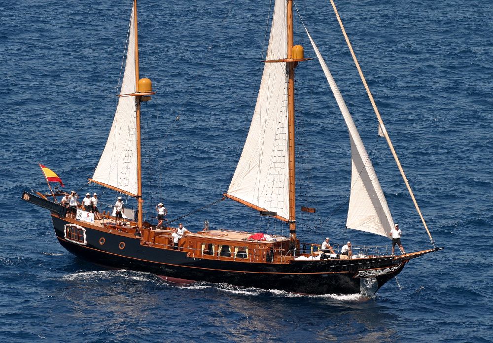 Sail Yacht DOLPHIN - Main