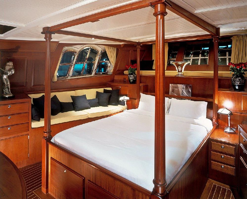 Sail Yacht DOLPHIN - Master Cabin