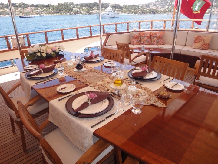 Sail Yacht DON CHRIS - Table Setting