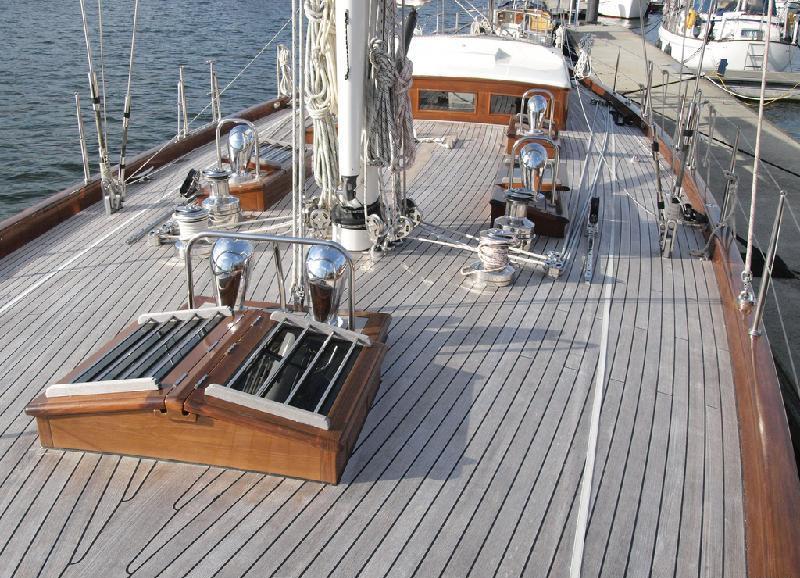 Sail yacht LADY ANN -  Deck