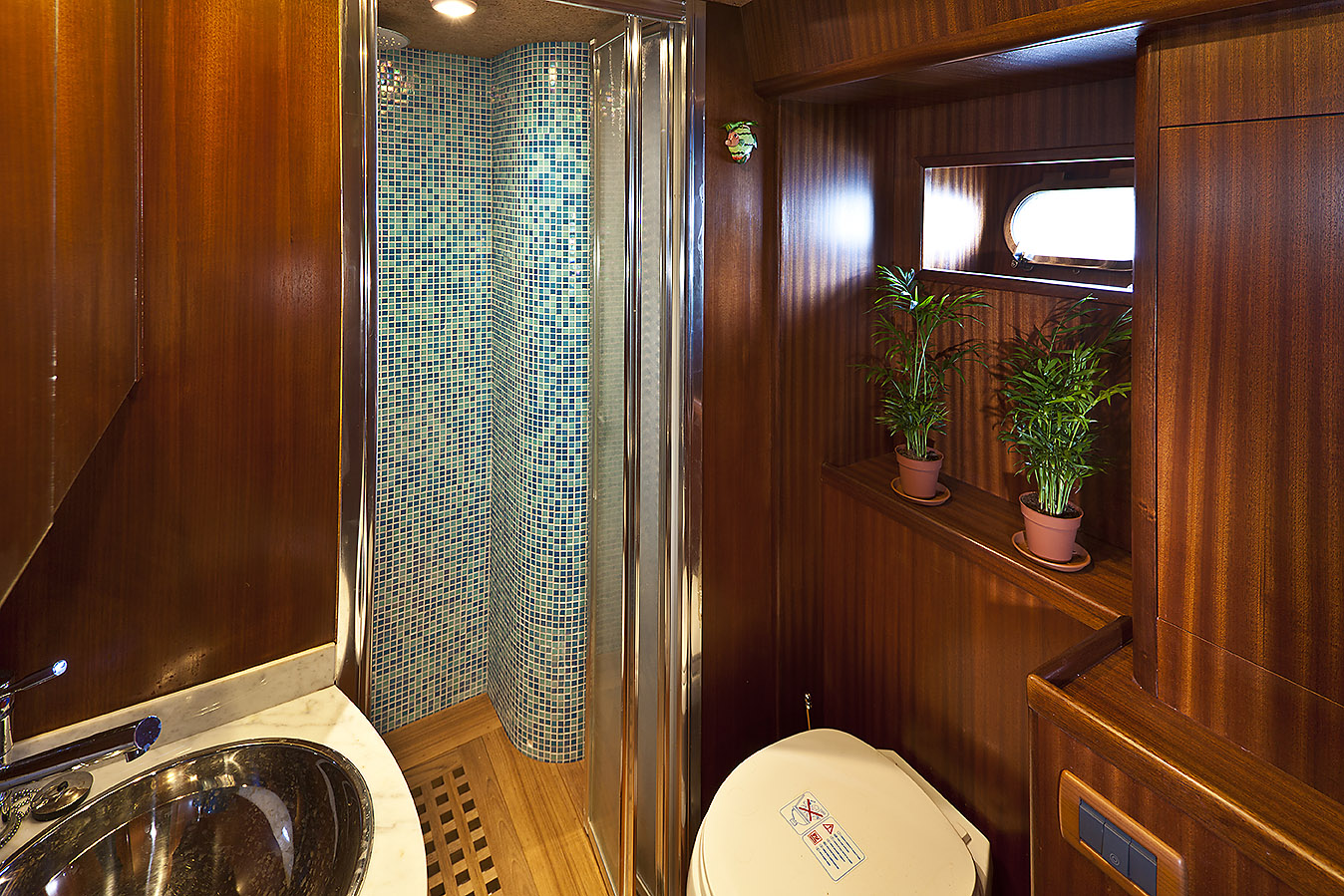 Sailing Yacht Myosotis -  Bathroom