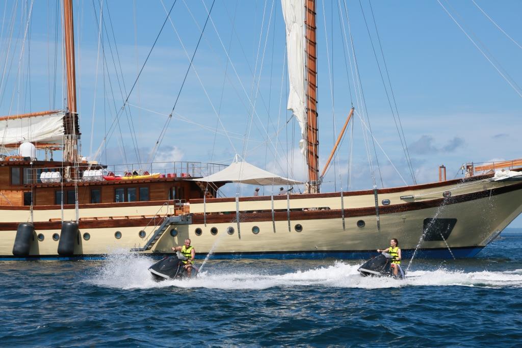 Sailing ketch LAMIMA - Water sports