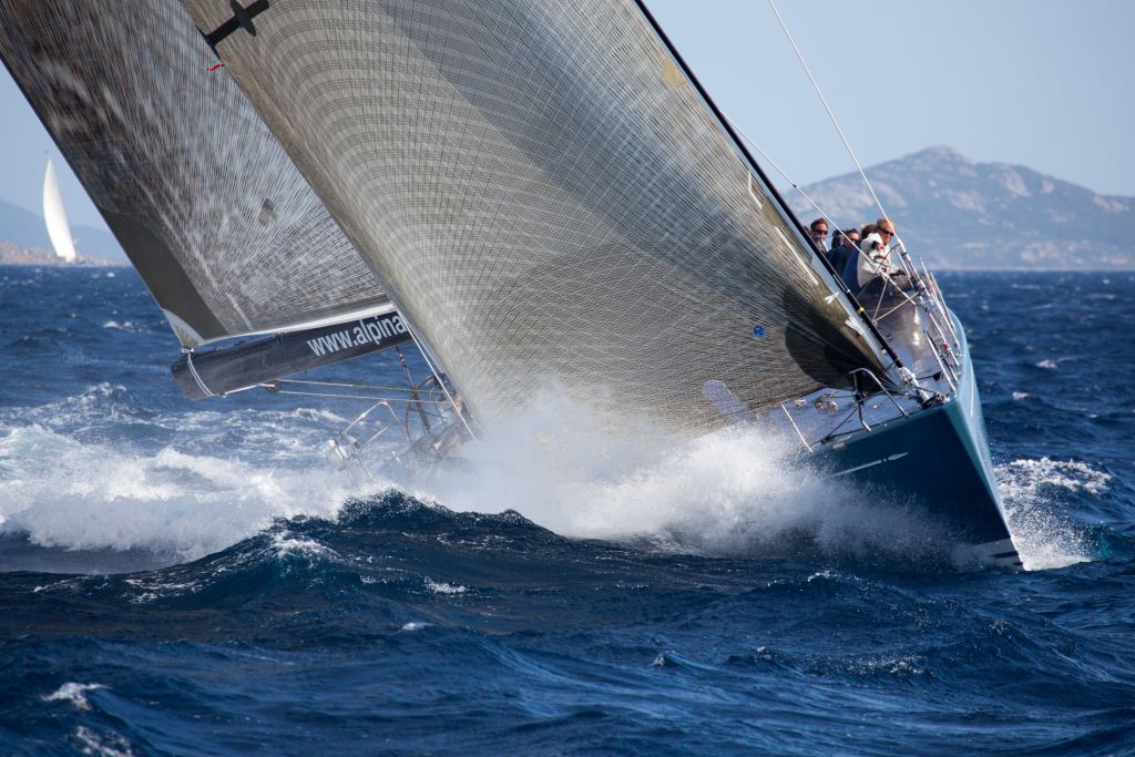 Sailing yacht ALPINA -   Racing