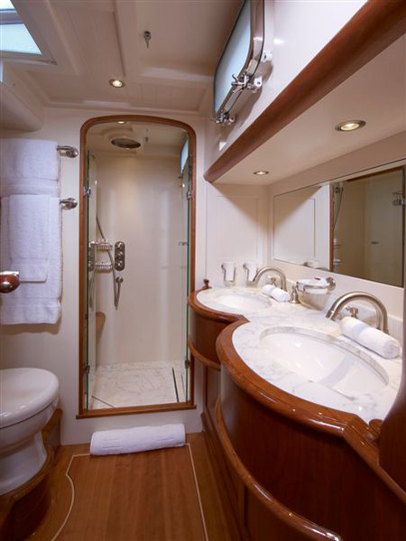Sailing yacht KEALOHA -  Bathroom