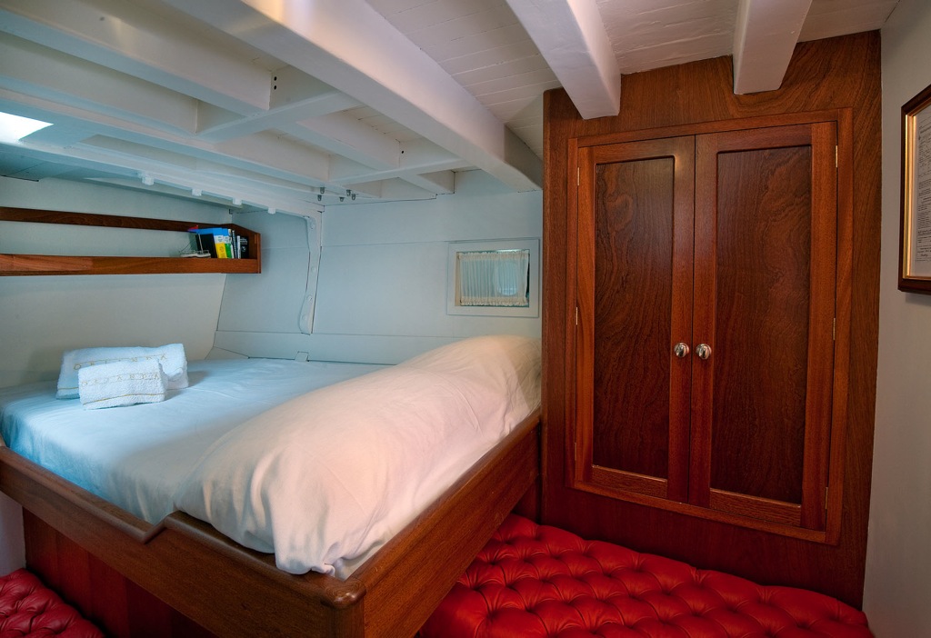 Sailing yacht Oriander -  Double Cabin
