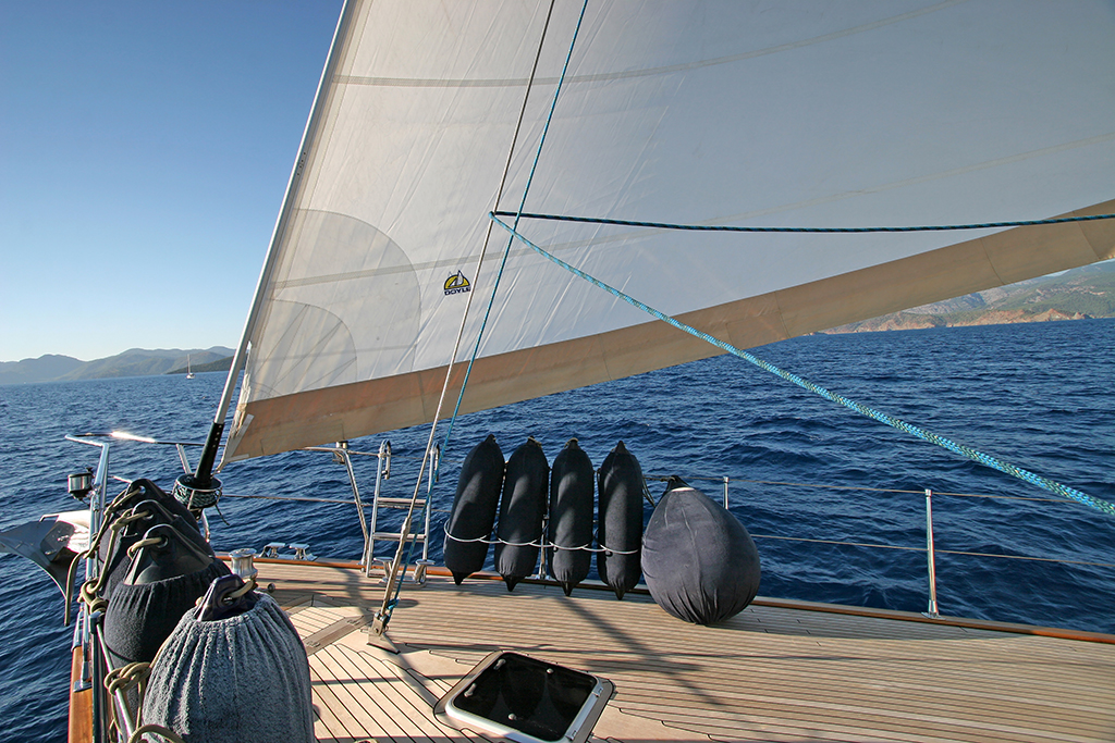 Sailing yacht TANGO CHARLIE - Sailing