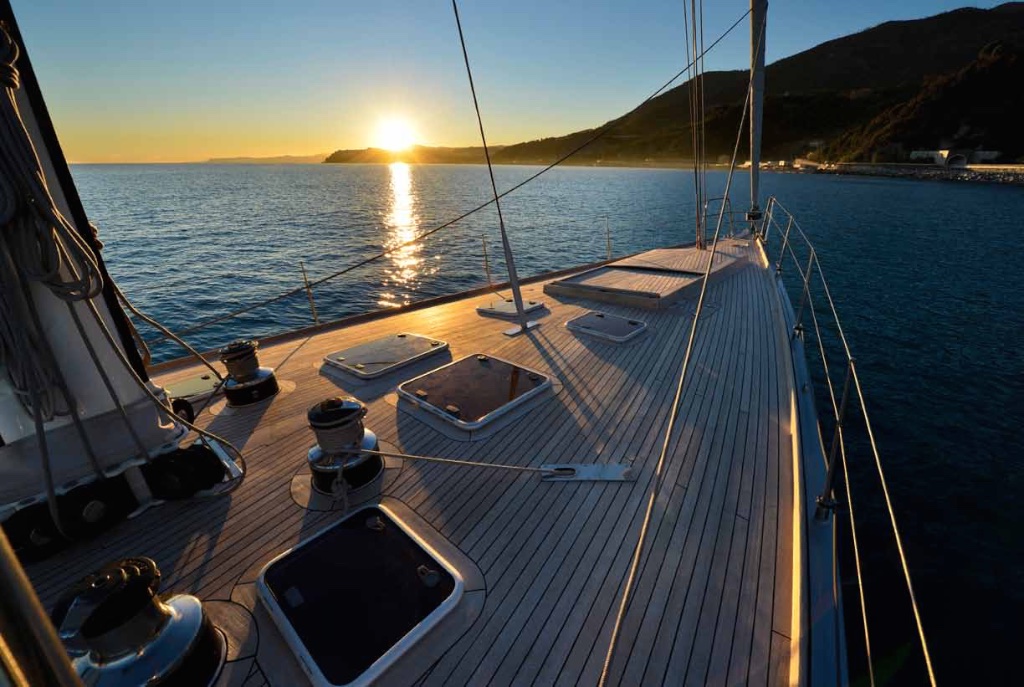 Sailing yacht TESS - Foredeck