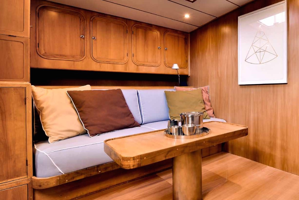 Sailing yacht TESS - Salon Seating