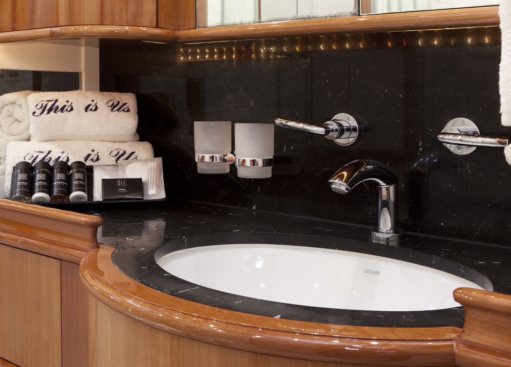 Sailing yacht THIS IS US (ex SKYLGE) - Owner bathroom
