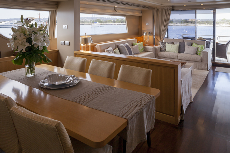 San Lorenzo Motor Yacht GOTA - Salon and dining