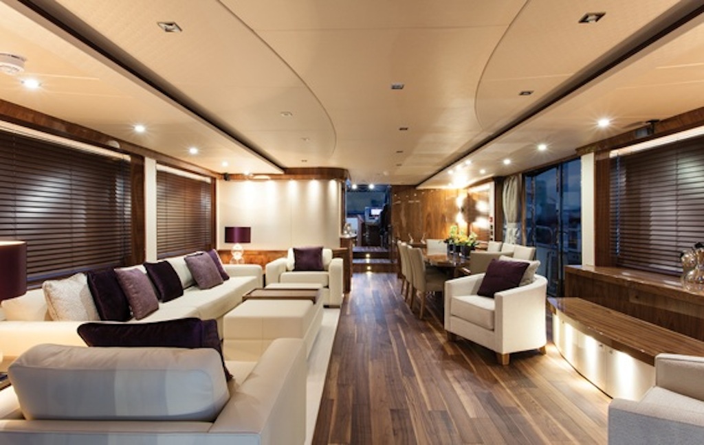 Sunseeker super yacht HIGH ENERGY - Saloon