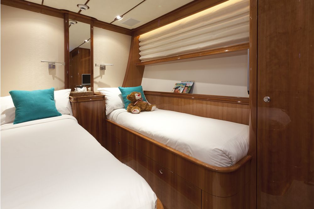 Super Yacht THIS IS US (ex SKYLGE) - Twin Cabin
