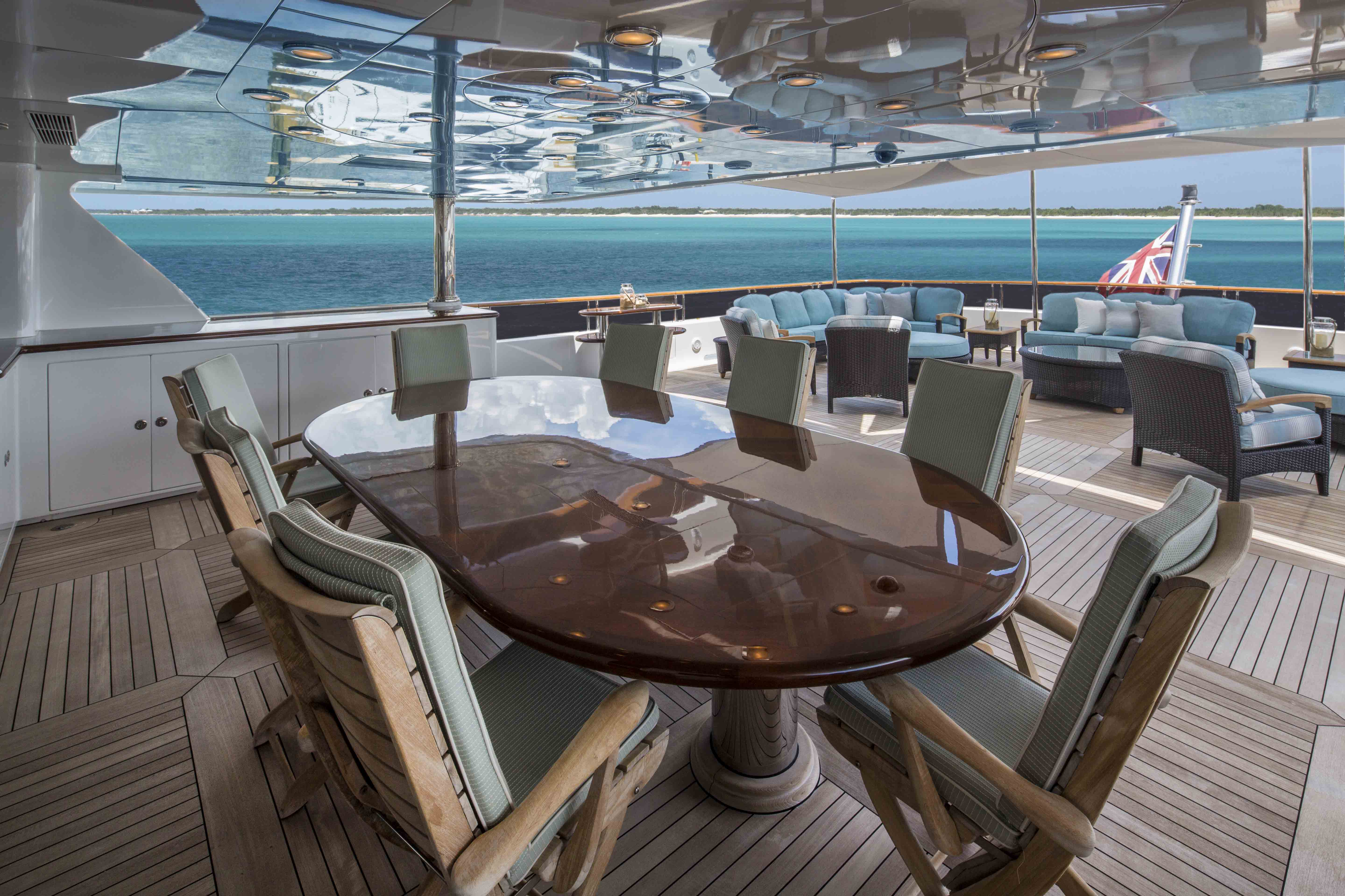 Super yacht UNBRIDLED - Bridge deck dining