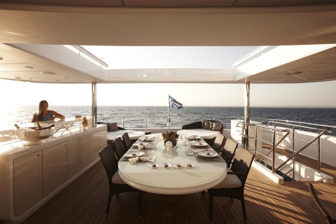 Superyacht E&E Top Sun Deck and Dining