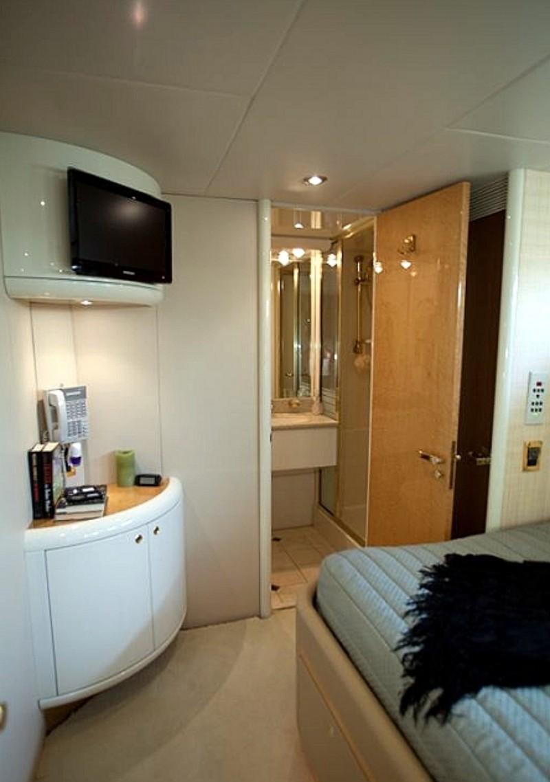 TRES HERMANOS III  -  Starboard Guest Cabin and bath