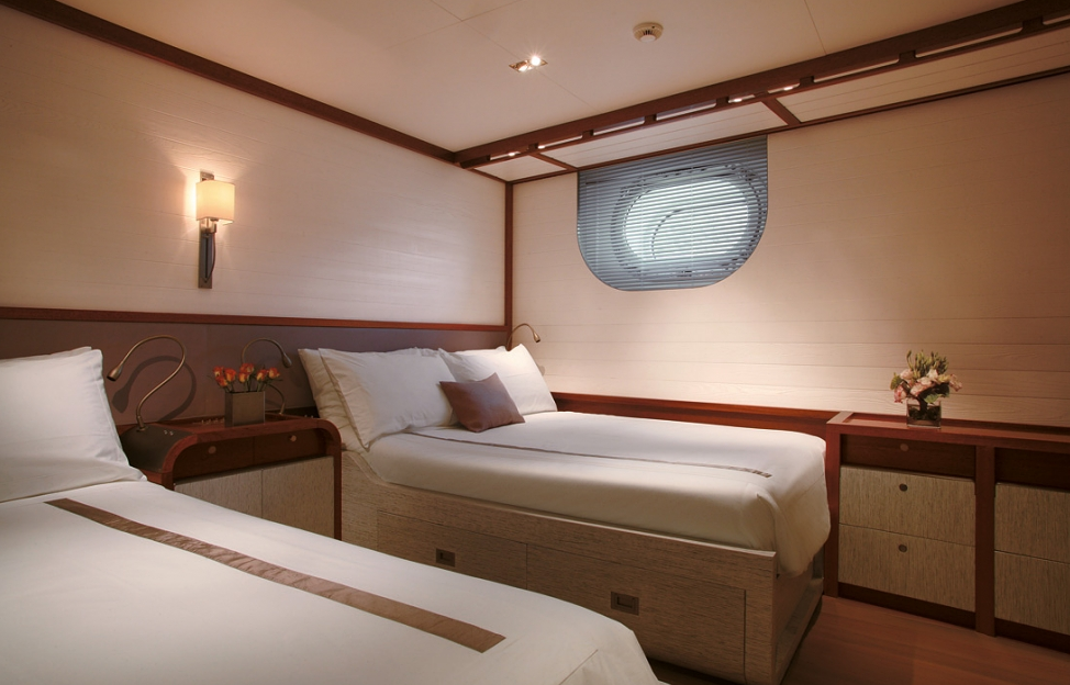 Twin cabin - charter yacht Rosehearty